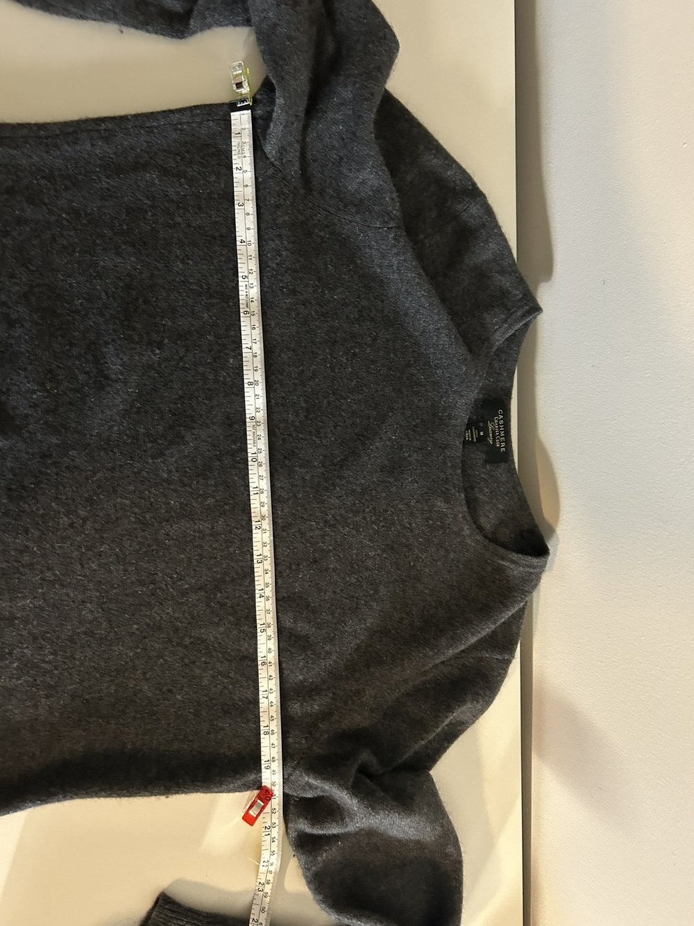 Charter Club Luxury 100% Cashmere Gray Crewneck Sweater Size M - Picture 3 of 5